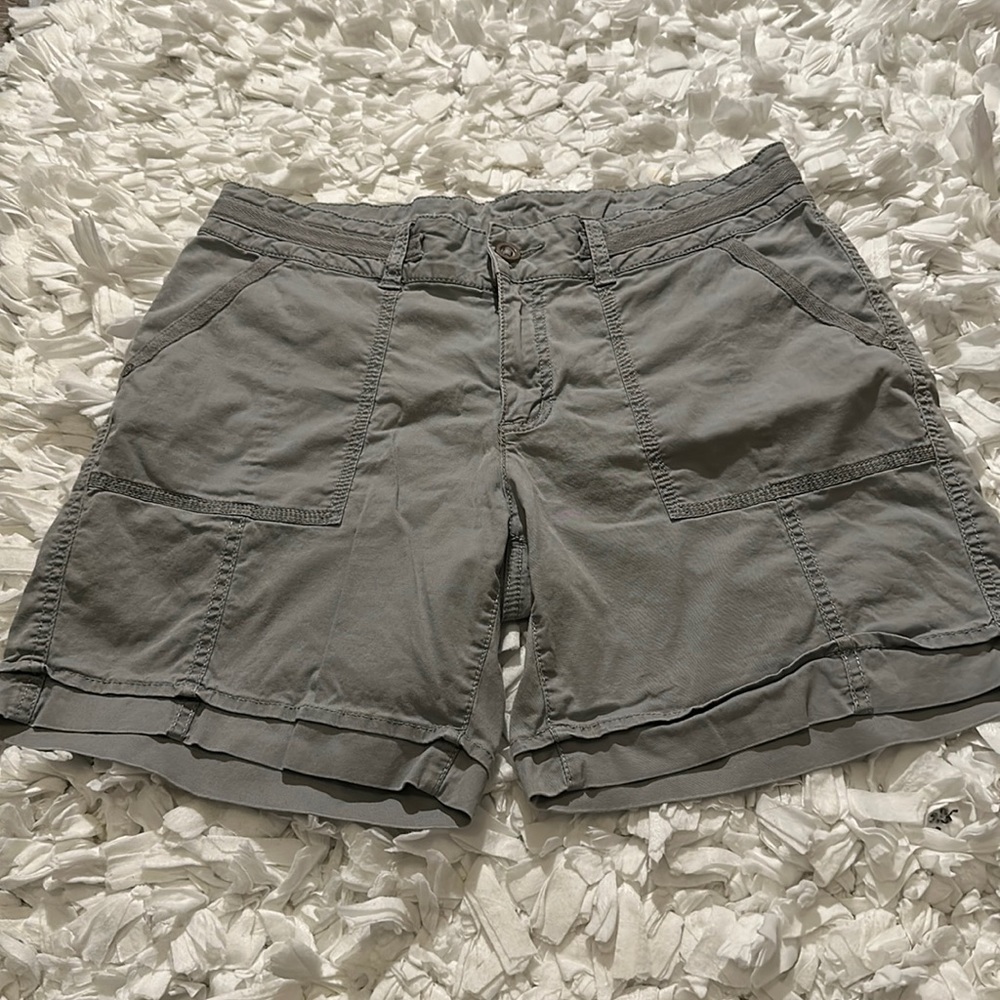 Sonoma shorts women, size 10, gray,